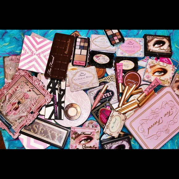 💕5 ⭐️ Rated! Mystery High End Makeup Box💕 - Picture 2 of 10